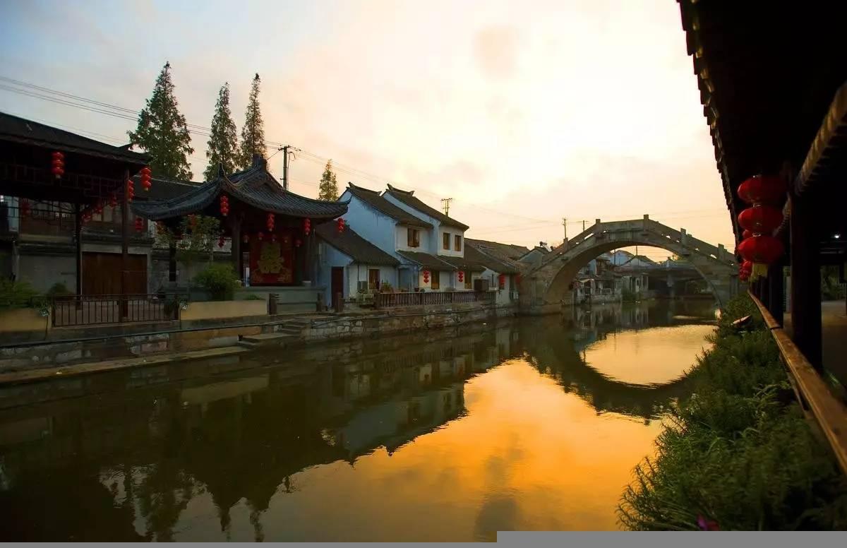 紫色衣服怎么搭配游戏画面
